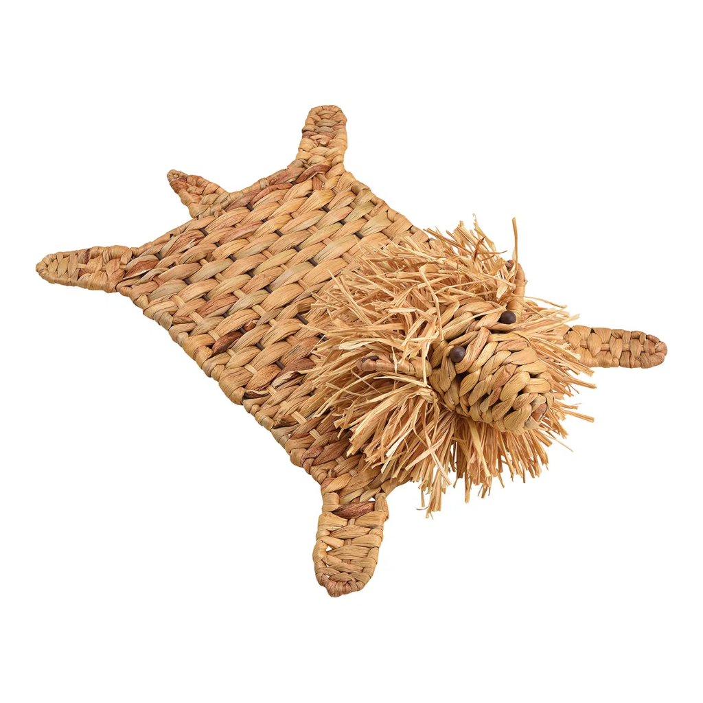 Lion couché en jacynthe d’eau