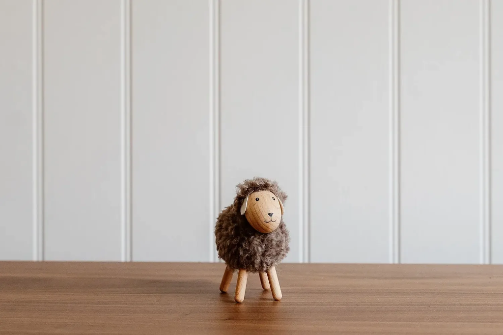 Mouton Wooden Fluffy - We Love Seasons