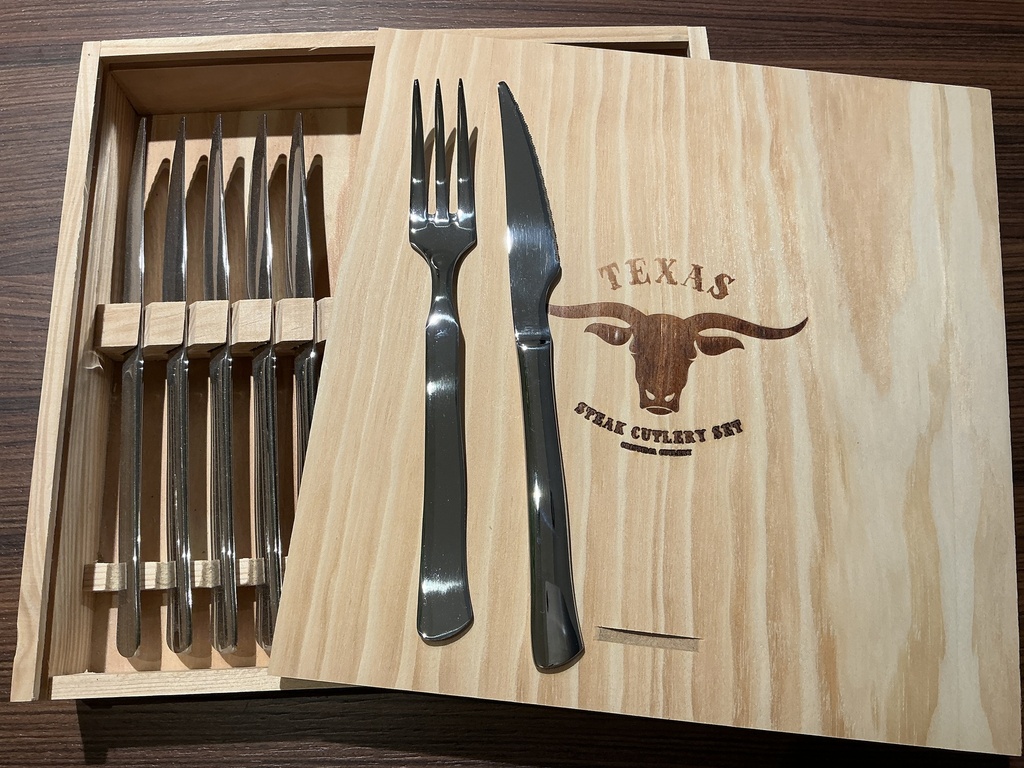 Couverts à steack Filete shiny Face 12 pièces box en bois