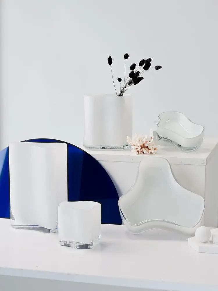 [COR13WH] ÉLÉMENTS ACCESSORIES - Vase Coral (Petit)